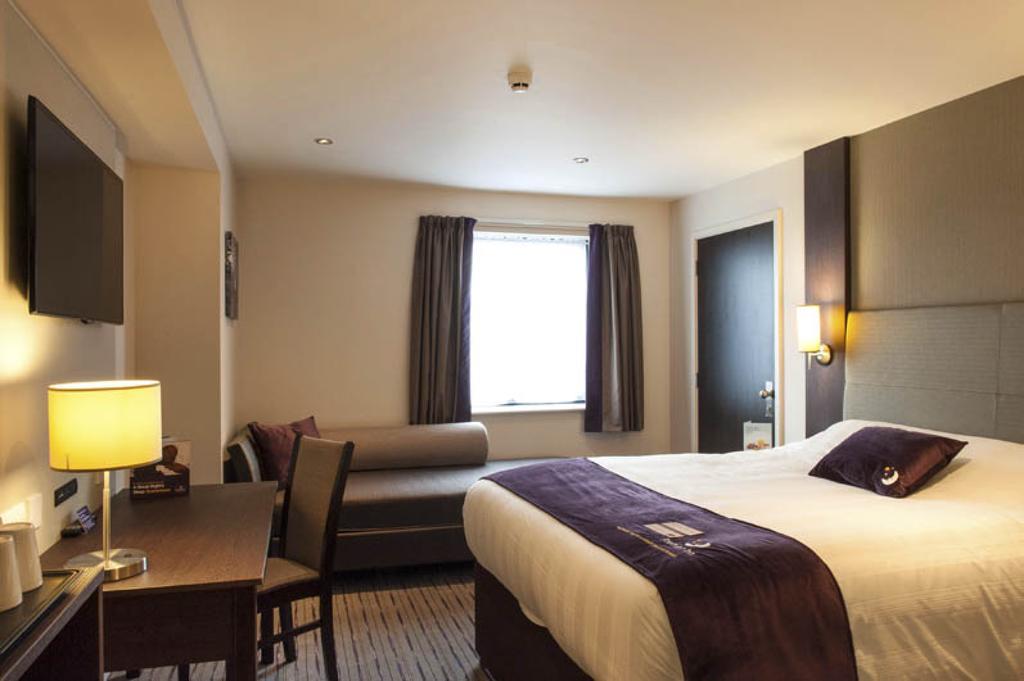 Premier Inn London City - Aldgate ภายนอก รูปภาพ