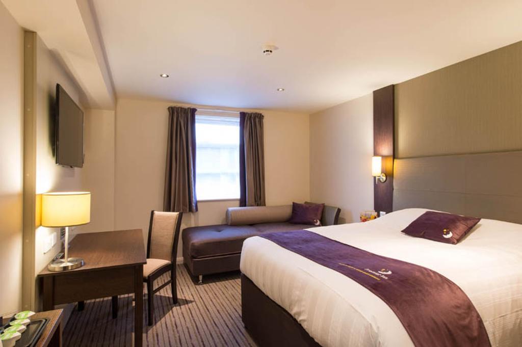 Premier Inn London City - Aldgate ภายนอก รูปภาพ