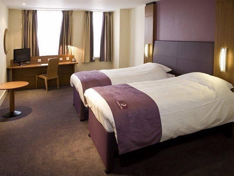 Premier Inn London City - Aldgate ภายนอก รูปภาพ