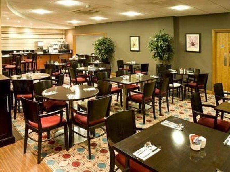 Premier Inn London City - Aldgate ภายนอก รูปภาพ