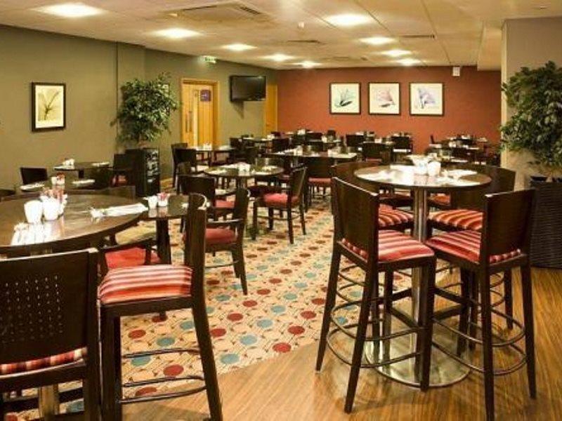 Premier Inn London City - Aldgate ภายนอก รูปภาพ